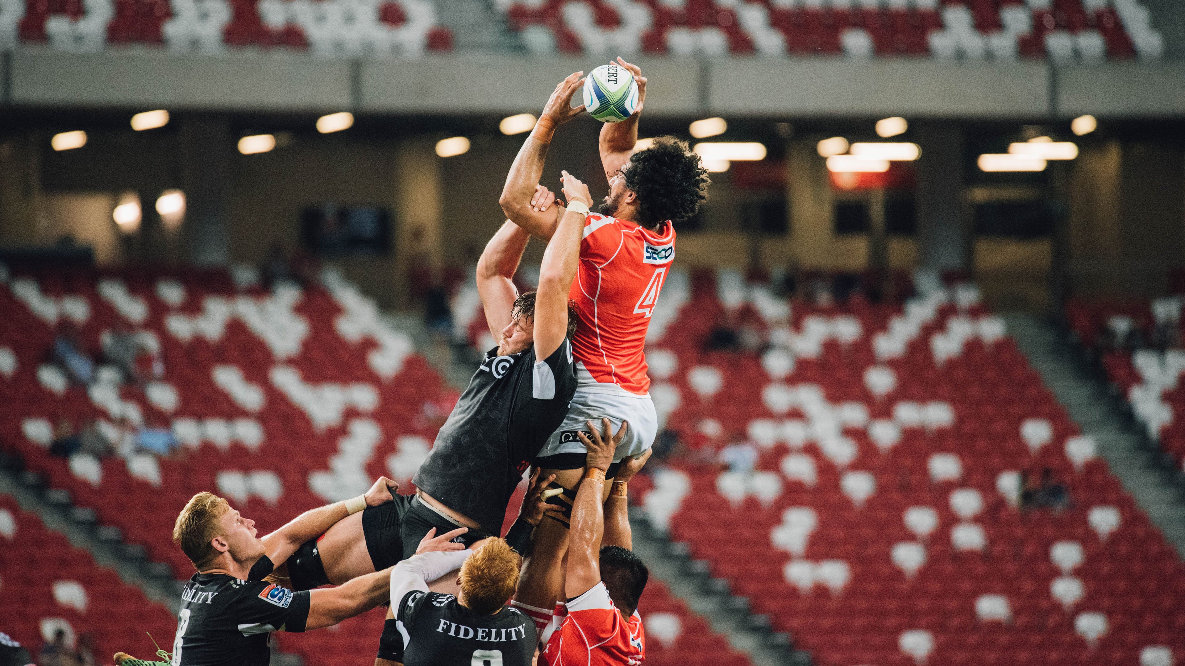 篮球赛场焦点！俄罗斯队对阵日本队，超级对决，球迷热情点燃赛场