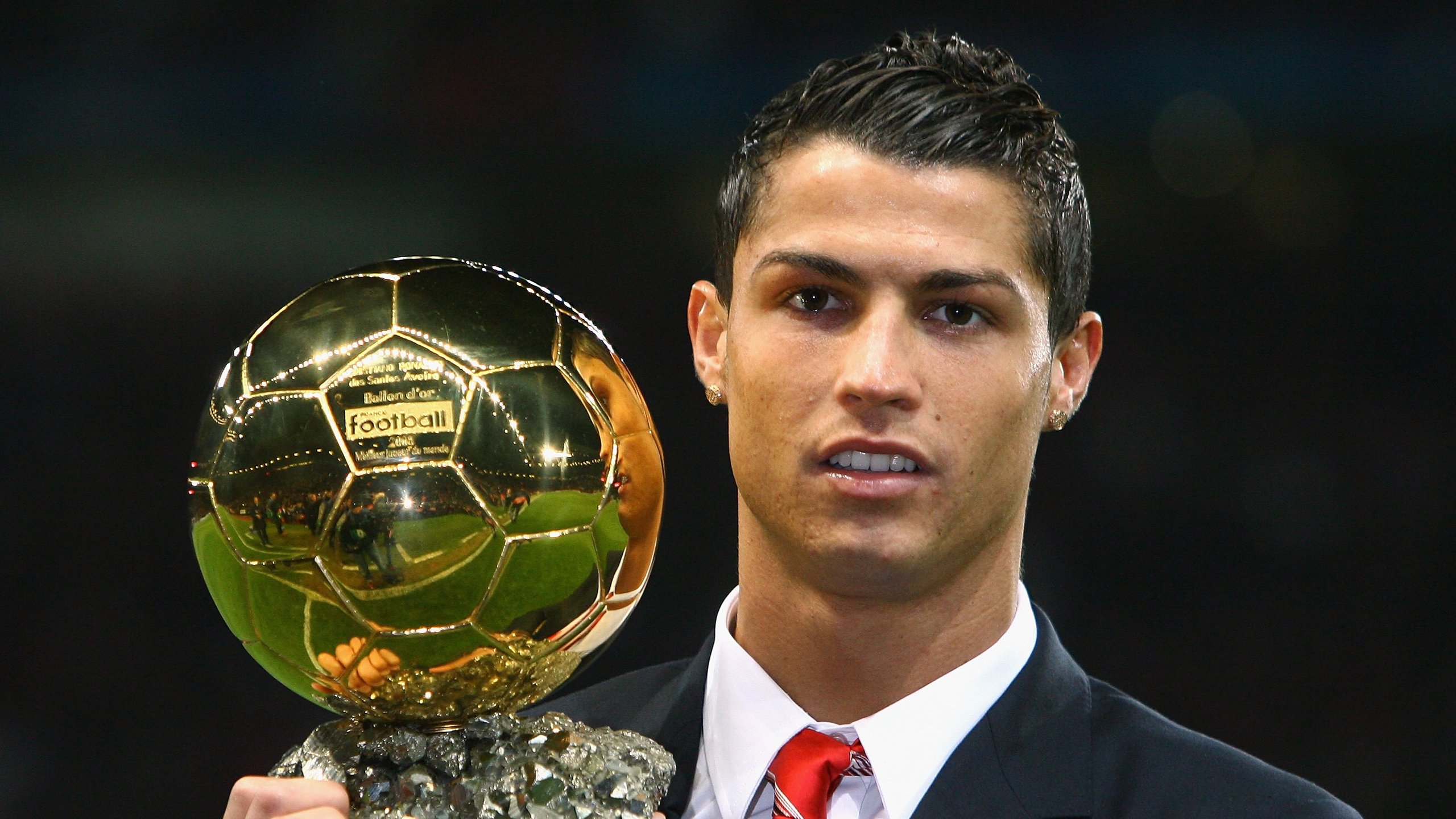 亚洲杯四强战爆出冷门！巴塞罗那大胜俄克拉荷马城雷霆，争冠形势突变